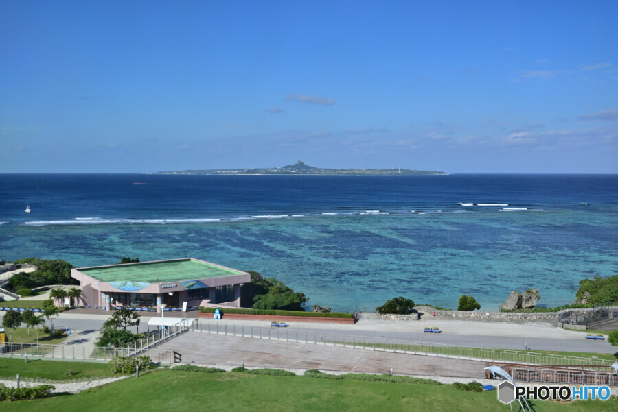 美ら海水族館からの伊江島方面