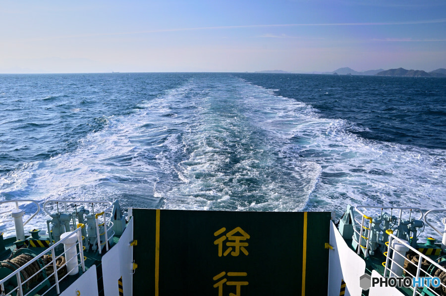 朝の瀬戸内海にて