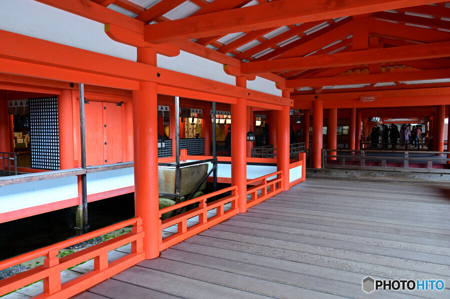 厳島神社にて