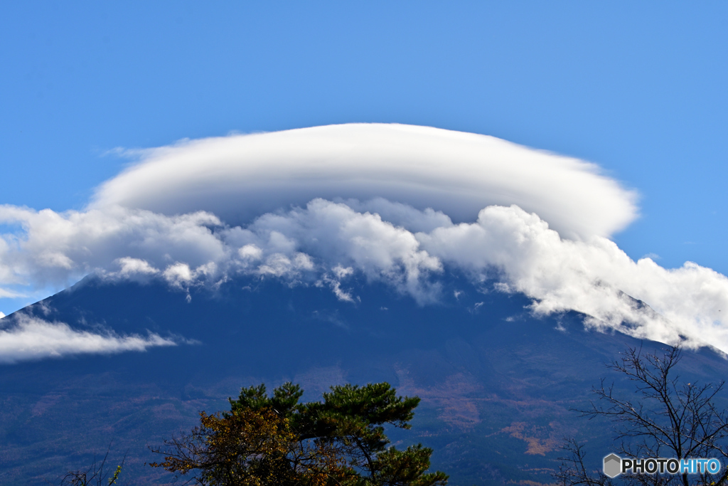 巨大な笠雲
