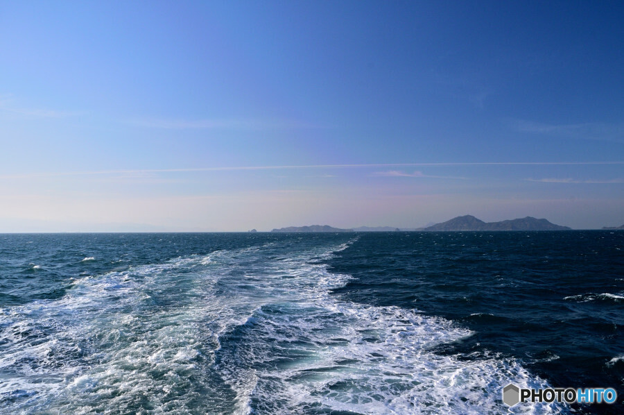 朝の瀬戸内海にて