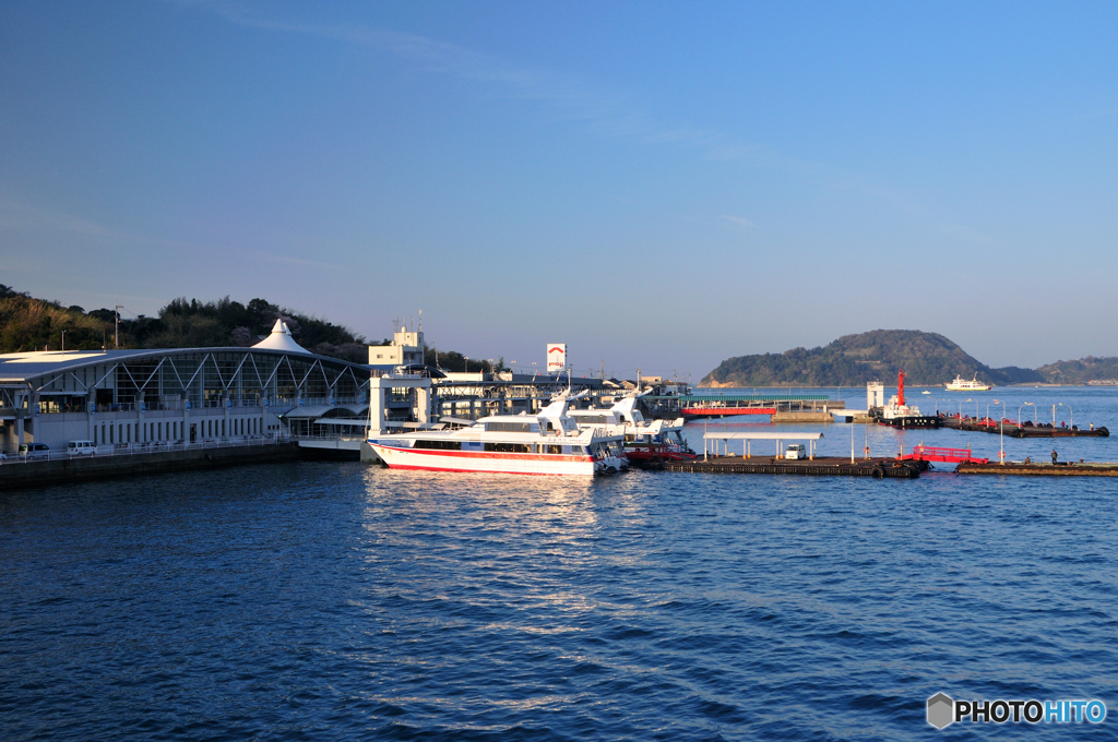 松山観光港にて