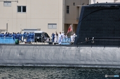 潜水艦上から帽ふれを頂きました。