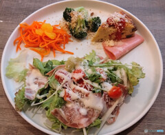 サラダと前菜の盛り合わせ