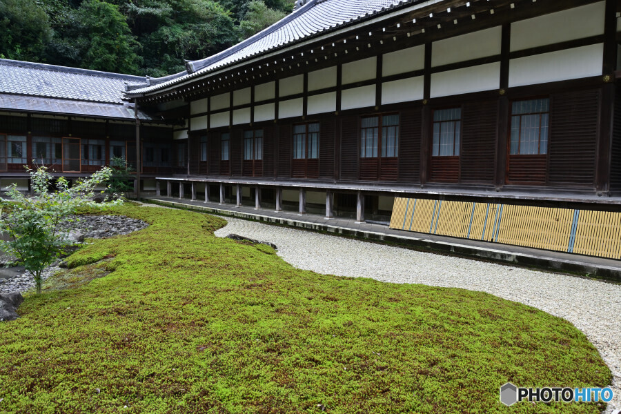 円覚寺大方丈裏手の庭園
