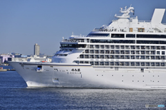 飛鳥Ⅲ 横浜港へ入港-9