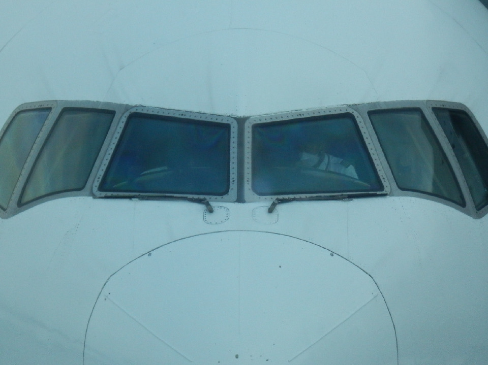 b777