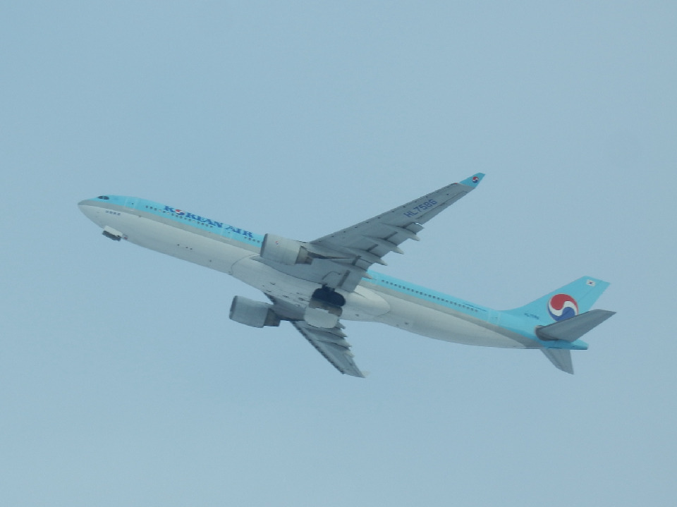 北の地から､韓国へ｡大韓航空。