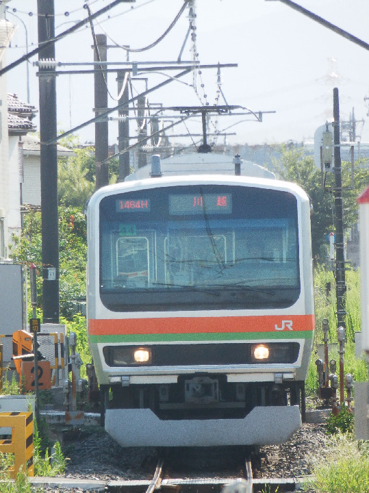 単線を走るe231系