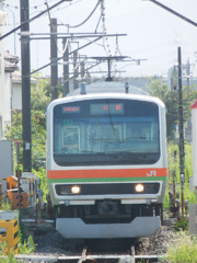 単線を走るe231系