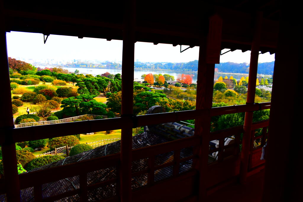紅葉、湖、町
