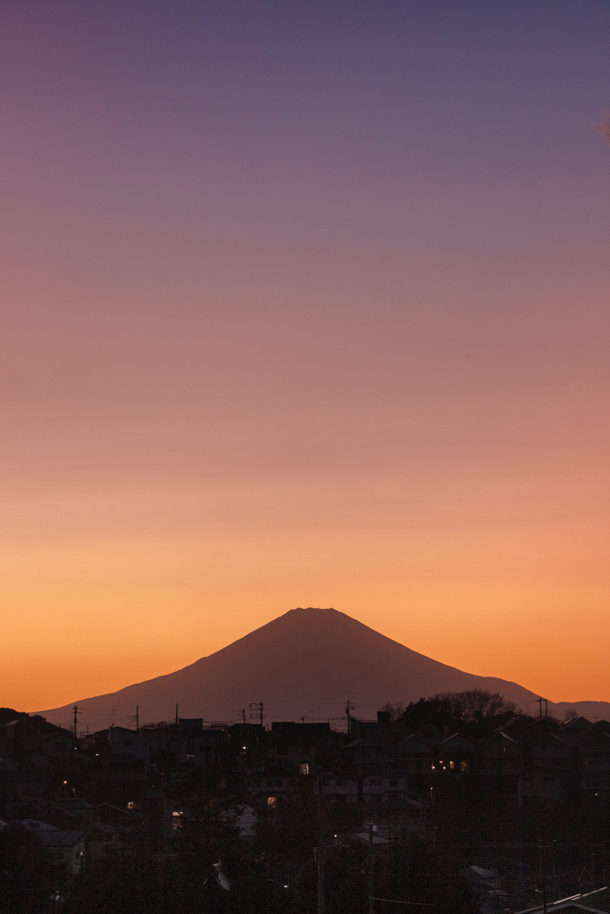 250226_薄暮の富士山