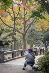 241123_写生をする人