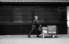 和風民家と宅急便