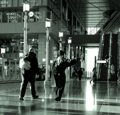 時空広場インバウンド あれ見て！