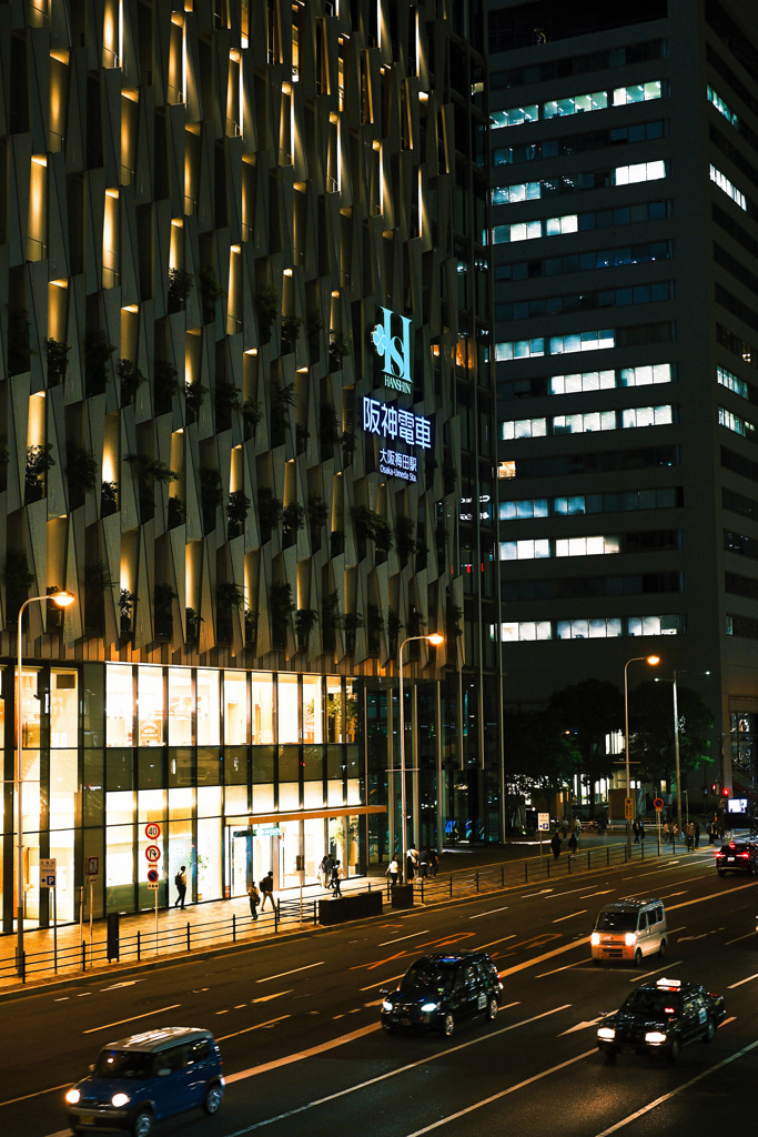 大阪駅前　阪神百貨店
