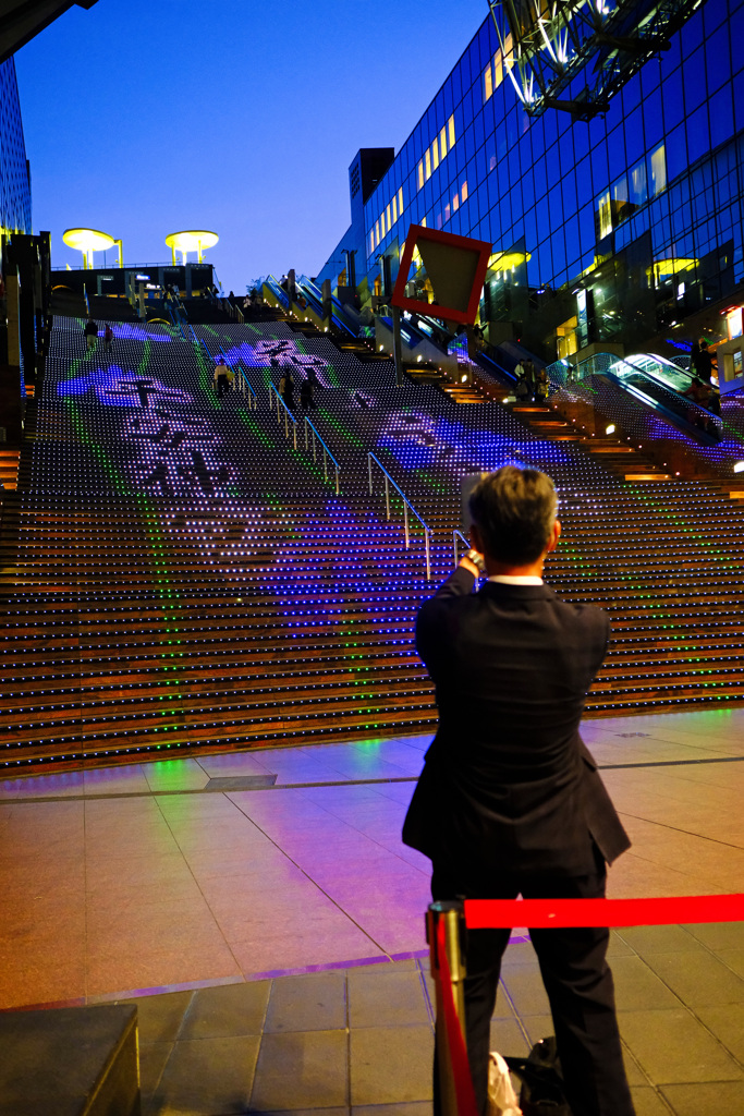 京都駅ビル大階段イルミ