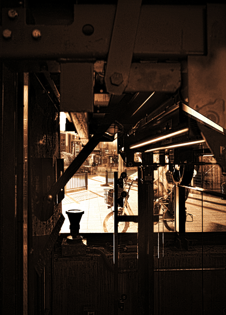 シースルーエレベータ隙間