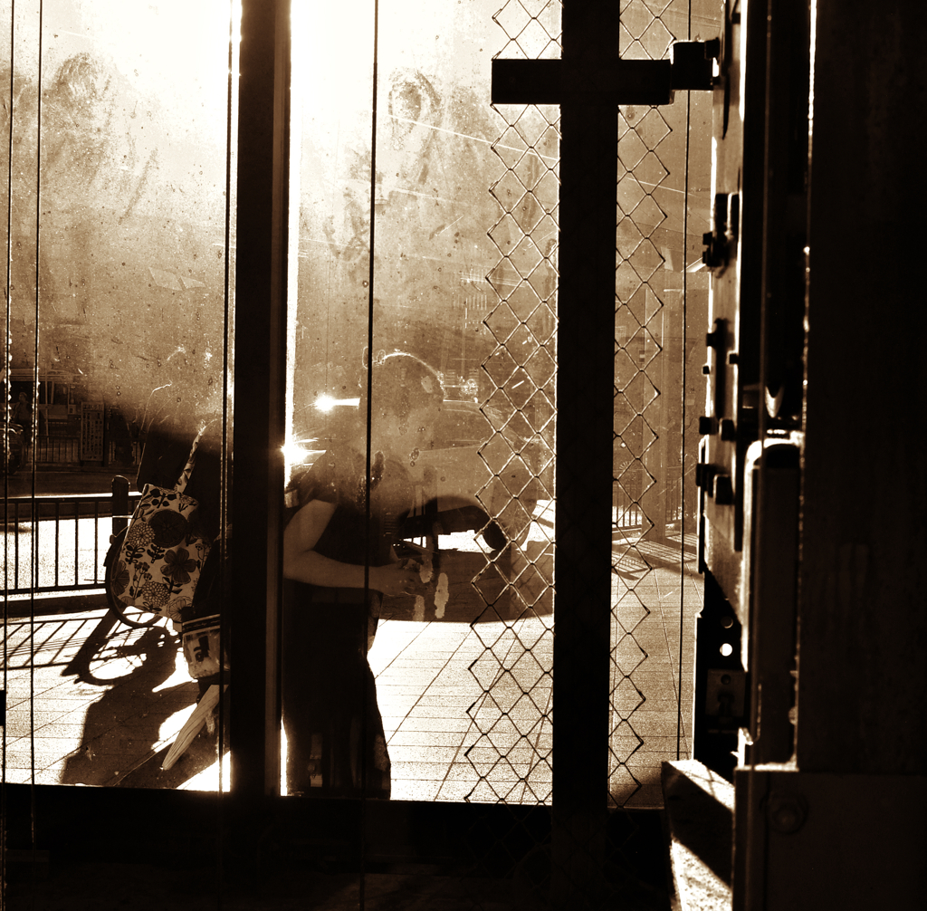 エレベーターの向こう側