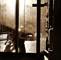 エレベーターの向こう側