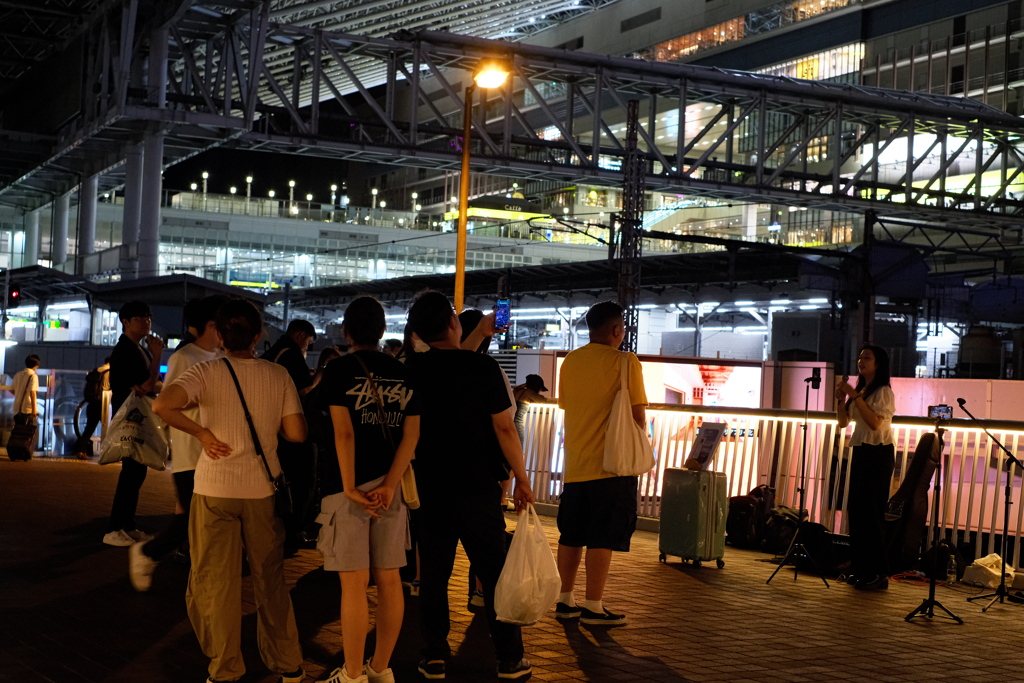 梅田新歩道橋ストリートライブ