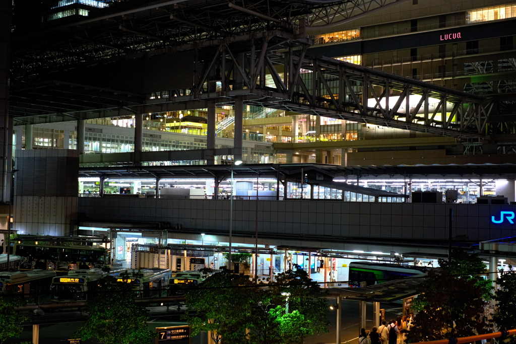 夜のJR大阪駅