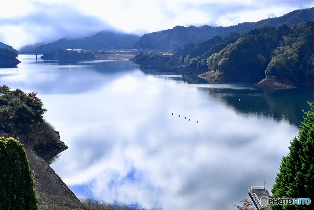 ワンドに沈む雲