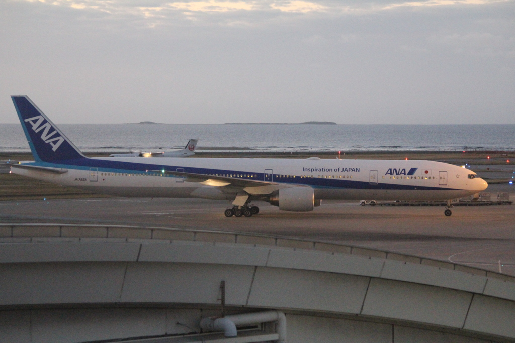 B777
