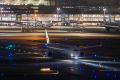夜の羽田空港
