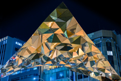 Triangular arch