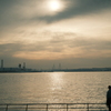横浜港と朝日