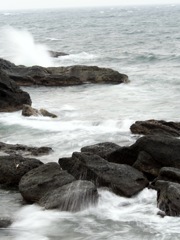 岩と波