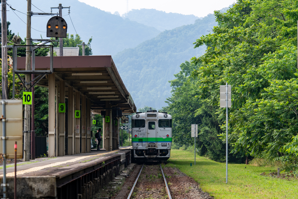 大沼公園駅に佇むディーゼルカー