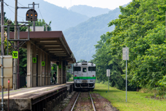 大沼公園駅に佇むディーゼルカー