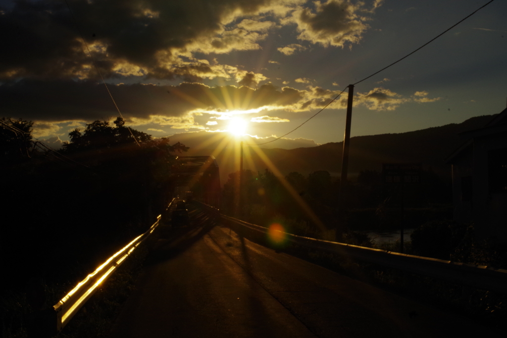 橋　太陽　夕日