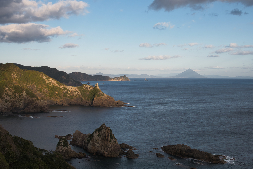 坊ノ岬灯台古道／坊ノ岬より開聞岳