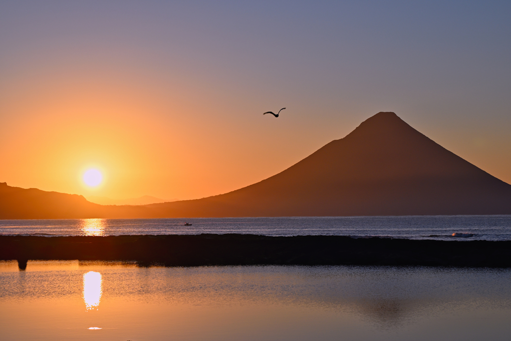 開聞岳の夜明け
