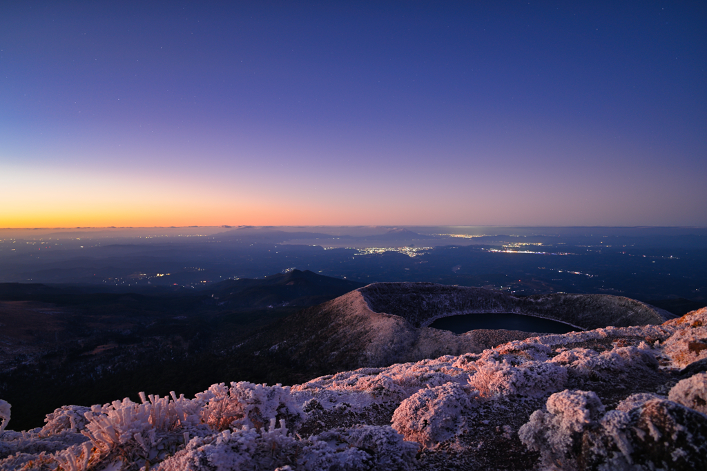 凍てつく夜明け