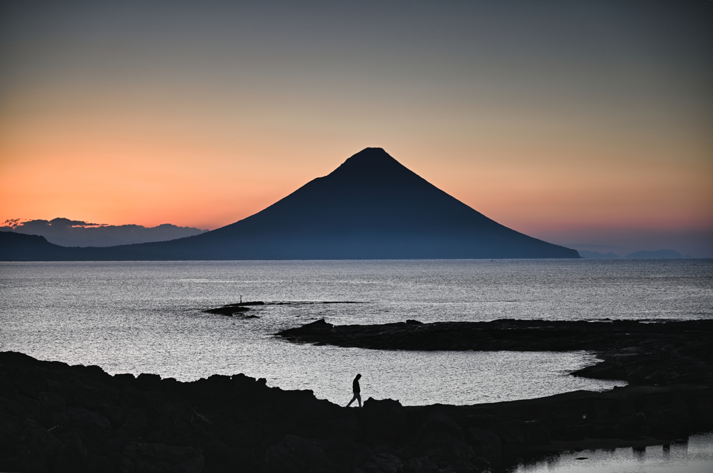 年の瀬に歩く番所鼻