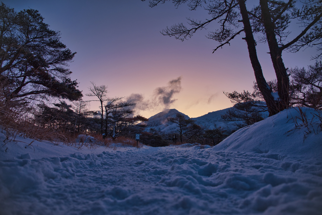 雪積もる韓国岳への道