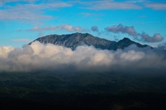 雲上の座