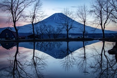 朝の富士山と鏡池さん