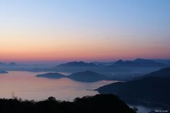 薄霞の海山里