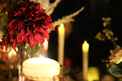 キャンドルに照らされて