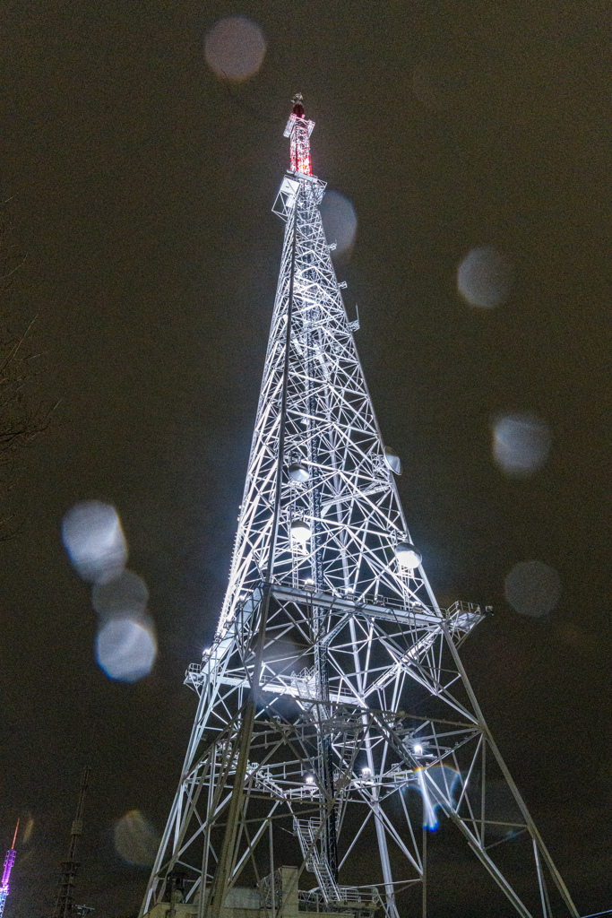 雨の日のミヤテレタワー