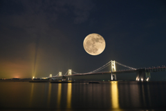 瀬戸大橋とスーパームーン（月は合成）
