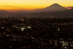 ランドマークタワーからのの富士山