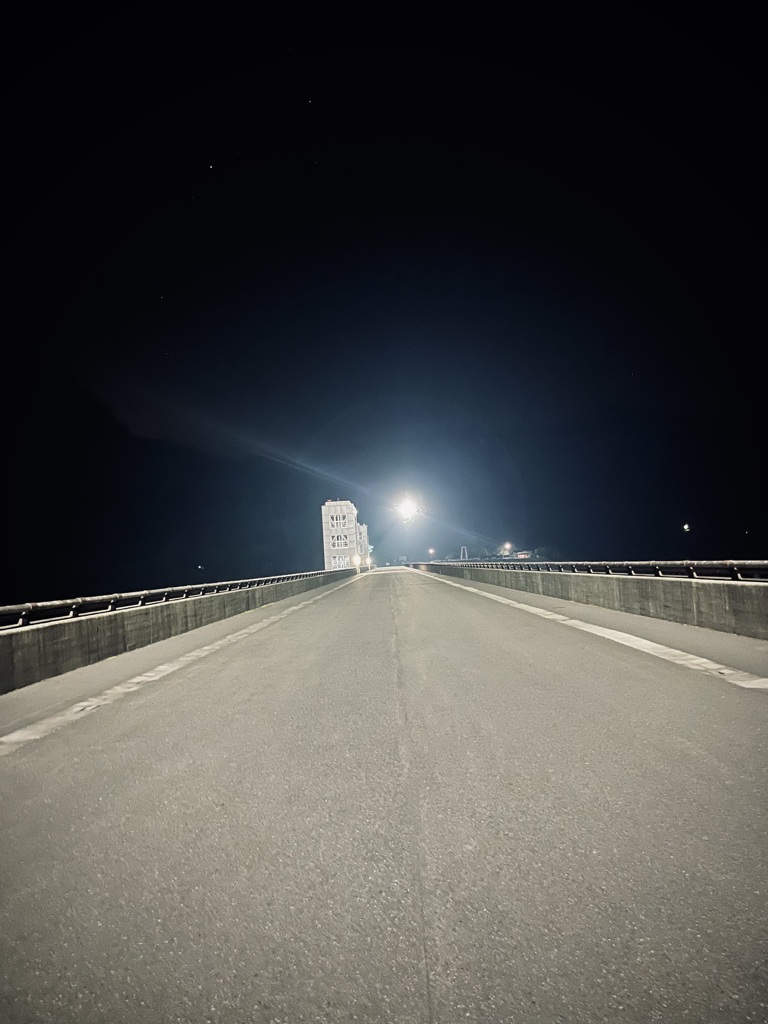 真っ直ぐな道