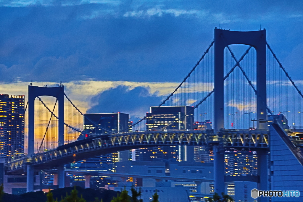 夕暮れのレインボーブリッジ