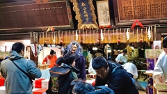 人間の帰りを見守る鬼